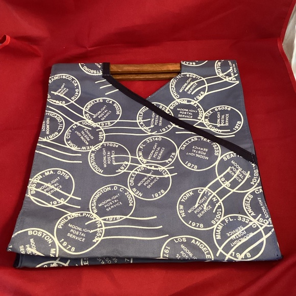 holiday fair Handbags - Holiday Fair 1978 tote bag with wood handles